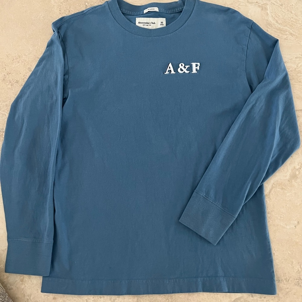 Men’s Abercrombie & Fitch XS Soft Blue Relaxed Fit Long Sleeve Shirt